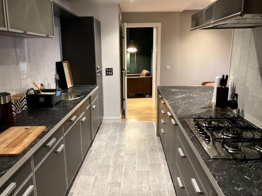 Stylish 2 Bed Accessible Flat Perfect Location Apartment Glasgow Exterior photo